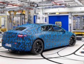 auto elektromobil Mercedes-Benz EQS