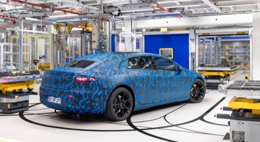 auto elektromobil Mercedes-Benz EQS
