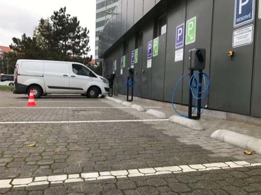 V rámci zkušebního provozu bude k dispozici možné využívat začátkem roku 2021 zatím 6 vozidel e-Golf a ID.3.