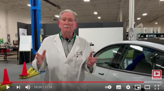 auto elektromobil Tesla Model 3 Sandy Munro