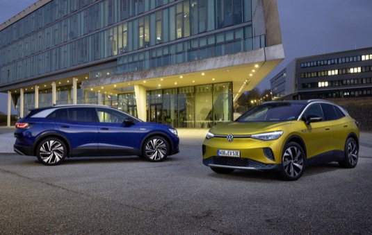 První vozy Volkswagen ID.4 budou předány již v březnu zákazníkům v Evropě a Číně, USA budou následovat v polovině roku.