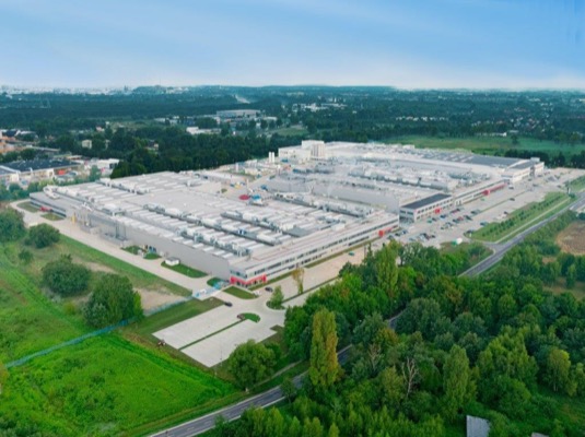 Zelená energie se v polských závodech 3M použije k výrobě více než 12 000 produktů. Přechod na obnovitelné zdroje energie umožní společnosti výrazně snížit uhlíkovou stopu a emise oxidu uhličitého.