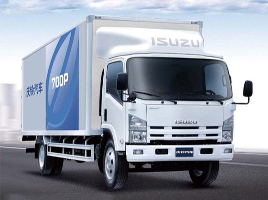 auto Isuzu nákladní auto