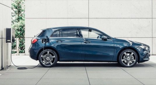 Plug-in hybridy mají dnes jeden zásadní problém: jejich uživatelé je nenabíjejí příliš často.