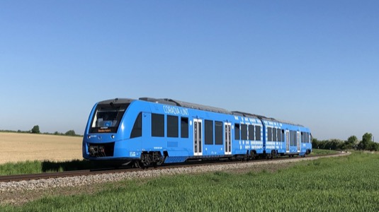 Prvních 14 souprav od společnosti Alstom bude jezdit pod vlajkou dopravce EVB na 123 kilometrů dlouhé trati mezi dolnosaskými městy Cuxhaven a Bremerhaven.