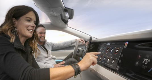 Mobile Drive díky investicím společností Foxconn a Stellantis urychlí uvedení nejpokročilejších palubních technologií a sítově propojených automobilů na trh.