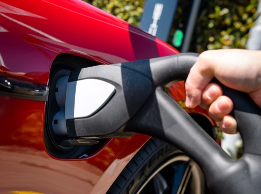 Baterie za 4 minuty zvládne dodat elektromobilu energii na 100 km