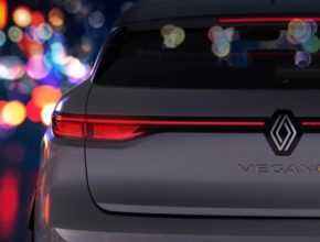 S Re-Factory, prvním evropským centrem cirkulární ekonomiky, přechází Renault na udržitelnější a odpovědnější model tak, že bude renovovat a recyklovat až 120 000 vozidel ročně (včetně elektromobilů).