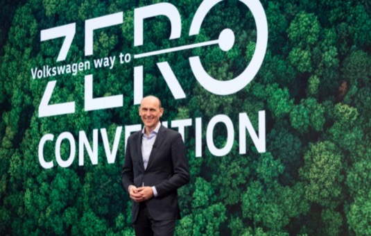 Předseda představenstva značky Volkswagen Ralf Brandstätter na konferenci Way to Zero