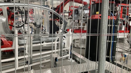 auto výroba elektromobilů Tesla Model Y v Gigatovárně Berlín