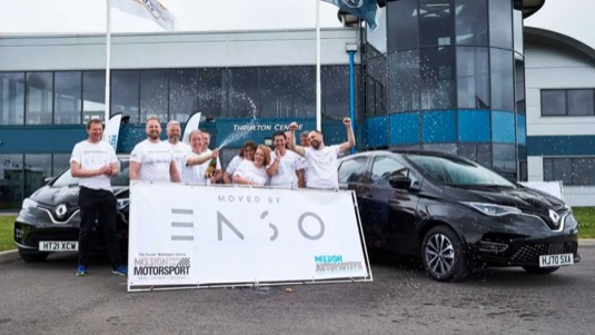 auto elektromobil Renault Zoe pneumatiky Enso rekord v dojezdu
