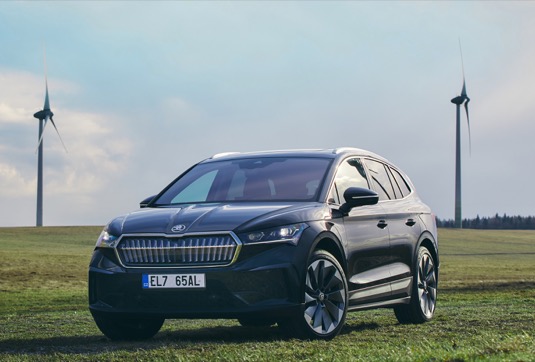 Škoda Auto kompenzuje veškeré nevyhnutelné emise CO2 při výrobě prostřednictvím certifikovaných projektů na ochranu klimatu, jako je například výstavba větrné elektrárny v Indii.
