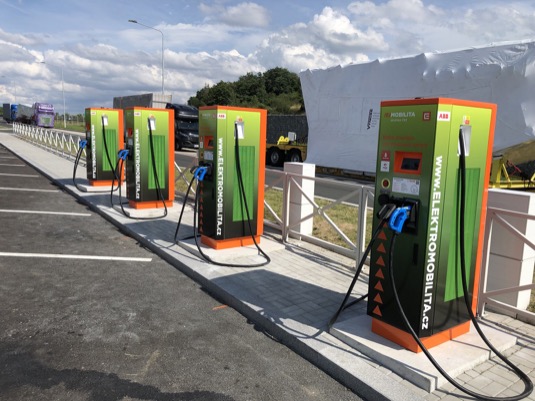 Od dubna 2020, kdy společnost oznámila 200. stanici, se tak počet instalovaných stanic ABB zdvojnásobil.