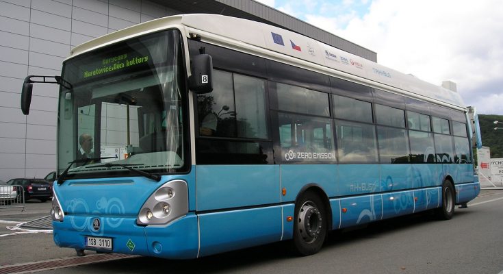 Nástup vodíkových technologií u nás je úzce spojen s jejím projektem trojitě hybridního vodíkového autobusu (TriHyBus) a neveřejné plnicí stanice v Neratovicích.