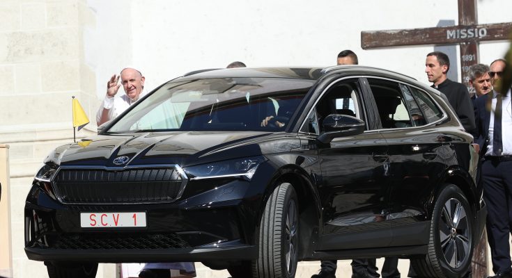 Od 12. do 15. září 2021 je papež František na pozvání prezidentky Zuzany Čaputové na návštěvě Slovenska. foto: Škoda Auto