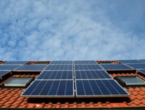 Praha má v oblasti obnovitelných zdrojů velké plány. Chce ve velkém začít budovat vlastní fotovoltaické solární elektrárny i kogenerační jednotky. foto: Magistrát hl. města Praha
