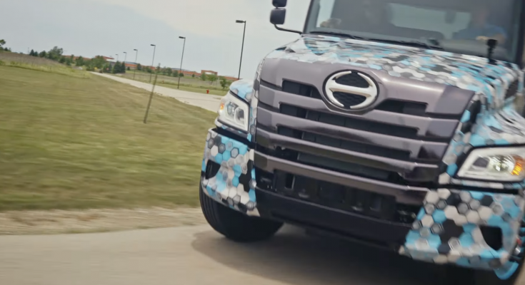 Prototyp vodíkového tahače Prototyp kategorie XL8 třídy 8 společnosti Hino Motors. foto: Hino Motors