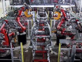 Výroba elektromobilu Tesla Model Y v nově továrně Gigafactory Texas v Austinu. foto: Tesla