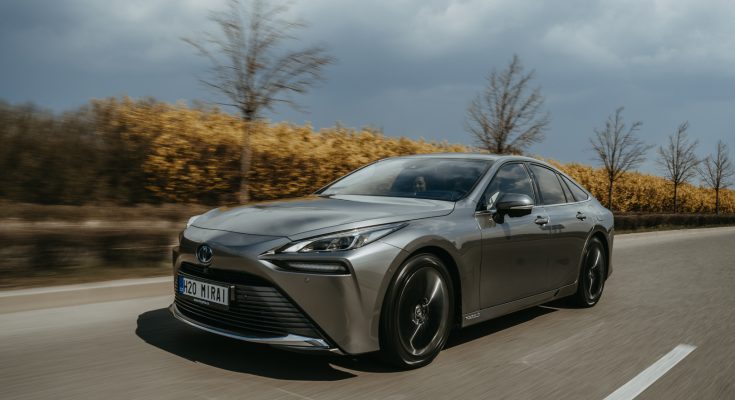 Vodíkové auto Toyota Mirai dnes slouží jako taxi v Kodani. foto: Toyota