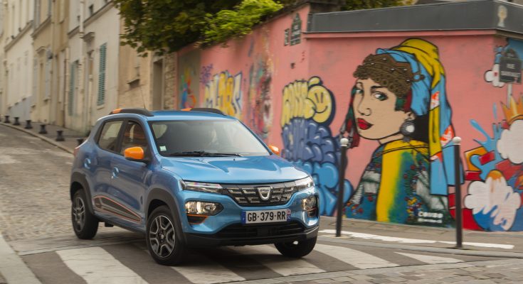 Levný elektromobil Dacia Spring lze objednat už také v Česku, cena začíná na 449 900 Kč.