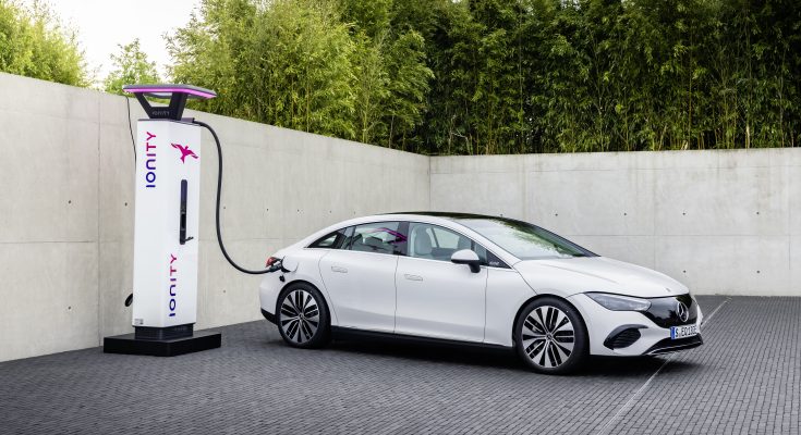 Také jednoduchá matematika může pomáhat vyvracet mýty o elektromobilitě. foto: Daimler