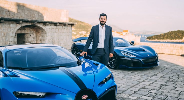 Maté Rimac u vozů Bugatti a elektromobilu Rimac. foto: Bugatti Rimac