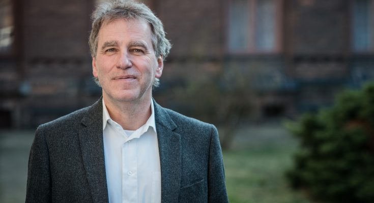 Luděk Niedermayer v Evropském parlamentu prosazuje prohlubování jednotného trhu a boj s protekcionizmem jednotlivých členských států. Odpovědnost k životnímu prostředí podle něj "musí být součástí našich politik".