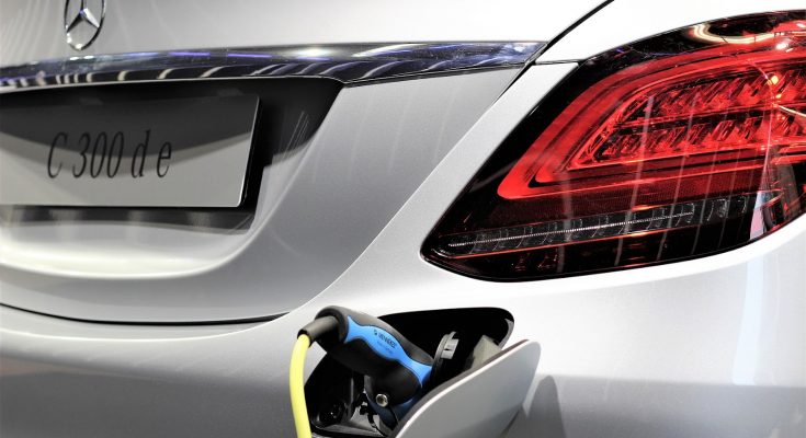Získejte zajímavý úvěr na nákup hybridního auta nebo elektromobilu. foto: Pixabay.com