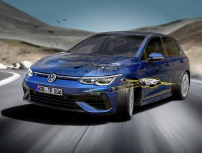 "Softwarové kompetence", jak říká Volkswagen tomu, když někdo umí dělat software, prý v koncernu urychlují vývoj podvozkových systémů pro vysoce automatizovanou jízdu. foto: Volkswagen