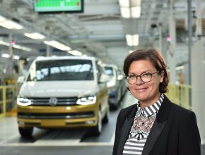Předseda představenstva značky Volkswagen Užitkové vozy Carsten Intra: „Závod v Hannoveru rozšiřujeme pro výrobu automobilů více značek se zaměřením na vyspělé technologie“. foto: Volkswagen