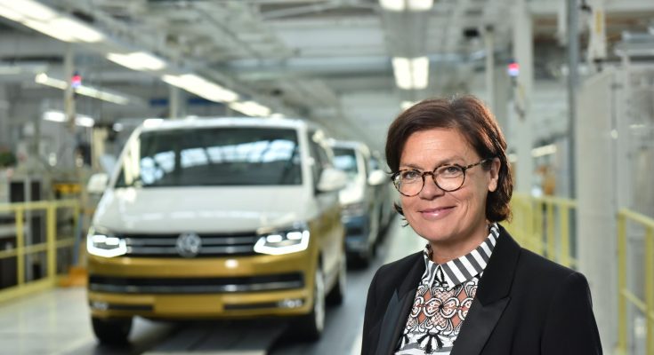 Předseda představenstva značky Volkswagen Užitkové vozy Carsten Intra: „Závod v Hannoveru rozšiřujeme pro výrobu automobilů více značek se zaměřením na vyspělé technologie“. foto: Volkswagen