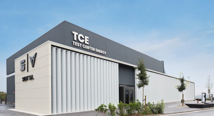 TCE s výkonem zkušebních zařízení až 1,3 MW testuje na ploše 1500 m2 moduly a sady akumulátorových článků i kompletní elektromobily.