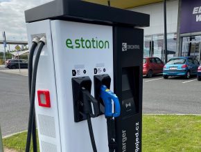 Nabíjecí stanice e-station v Příbrami. foto: e-station