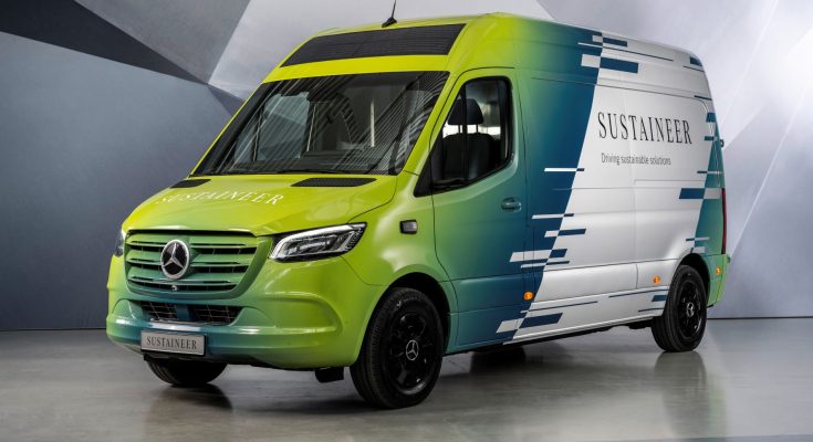 Elektrododávka Mercedes-Benz Sustaineer předvádí nové možnosti. Filtry jemného prachu na předním modulu a spodku vozu kompenzují emise o více než 50 procent. Energie ze solární střechy umožňuje zvýšení dojezdu o několik tisíc kilometrů ročně. foto: Mercedes-Benz Vans