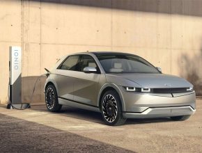 Budoucnost jsou bateriové elektromobily a Hyundai už to ví taky. Na obrázku elektromobil Hyundai Ioniq 5. foto: Hyundai