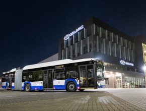 Elektrický trolejový autobus Solaris Trollino 18s. Všechny elektrobusy budou vybaveny LED osvětlením, klimatizací a videokamerovým sledovacím systémem. foto: Solaris