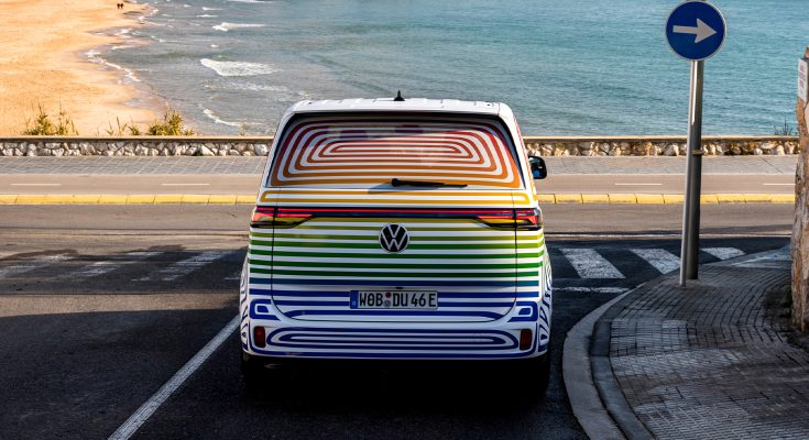 Elektrická dodávka Volkswagen ID. Buzz půjde na evropský trh ještě letos. Dojezdy a ceny zatím neznáme. foto: Volkswagen