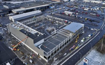 Nová, vysoce automatizovaná továrna Scania na výrobu baterií roste v Švédsku. foto: Scania