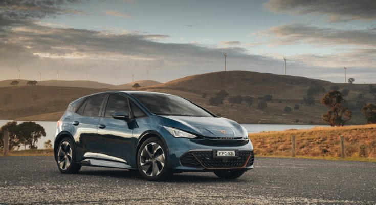 Elektromobil Cupra Born jde k protinožcům. foto: Cupra