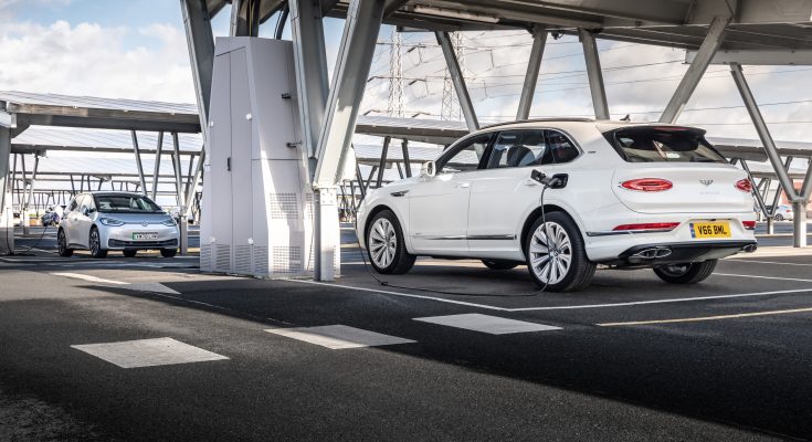Bentley nabízí plug-in hybrid Bentayga. foto: pexels.com