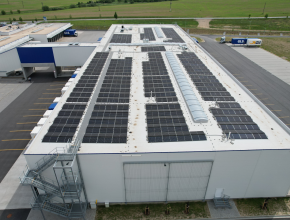 Solární elektrárna na střeše logistické haly GLS v Jihlavě. foto: GLS