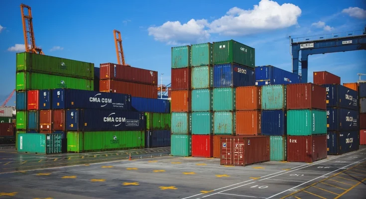 V globálním oběhu je dnes asi 17 milionů lodních kontejnerů. foto: Pexels, licence Pixabay