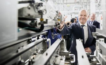 Německý kancléř Olaf Scholz by u položení základního kamene nové bateriové gigatovárny Volkswagen v Salzgitteru. foto: Volkswagen