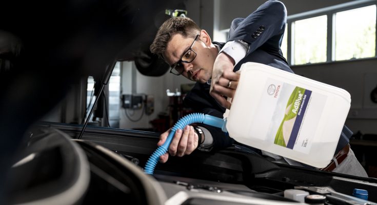 Jak doplnit AdBlue v nových naftových motorech poradí názorné video od automobilky Toyota. foto: Toyota