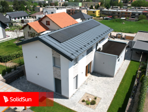 Skupina SolidSun poskytuje komplexní řešení fotovoltaických elektráren od A do Z pro soukromé i firemní objekty. Kromě návrhu a realizace FVE včetně zajištění dokumentace a vyřízení veškeré administrativy vykupuje přebytky, stará se o servis elektrárny a díky dohledovému centru, které funguje 24/7, hlídá její správnou funkčnost.