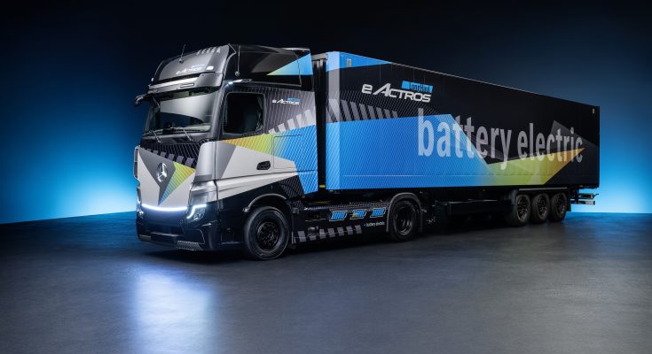 Na jedno nabití akumulátorů ujede eActros LongHaul asi 500 km. Sériová výroba je plánována od roku 2024. foto: Mercedes-Benz