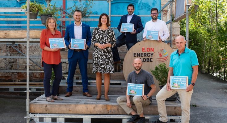 Finalisté letošního ročníku soutěže E.ON Energy Globe s Claudií Viohl, generální ředitelkou E.ON v ČR