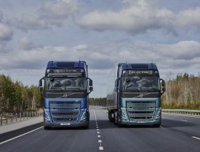 Volvo Trucks už dnes těžká elektrická nákladní auta vyrábí a běžně prodává. foto: Volvo Trucks