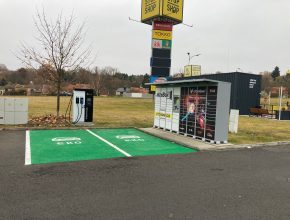Nabíjecí stanice e-station v Žatci. foto: e-station