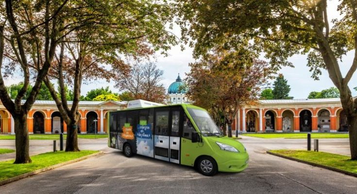 Hřbitovní elektrobus na centrálním vídeňském hřbitově, jednom z největších v Evropě. foto: © Friedhöfe Wien_Andreas Kuffner